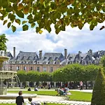 Luxury Apartment In Prestigious Le Marais - Top Location